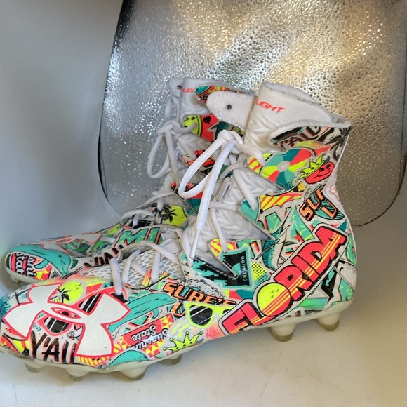 Under Armour cleats sz 11 lightly used in great shape with great graffics - Picture 2 of 9